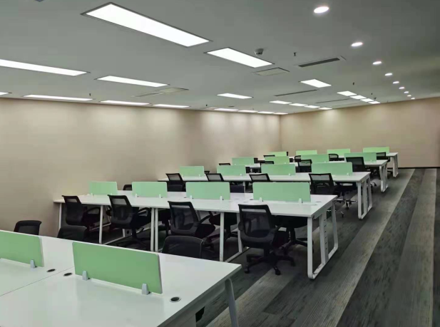 附近二手办公桌椅市场现场实拍图 附近二手办公桌椅市场现场实拍图