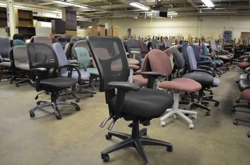 深圳二手办公家具交易市场实拍图 深圳二手办公家具交易市场实拍图